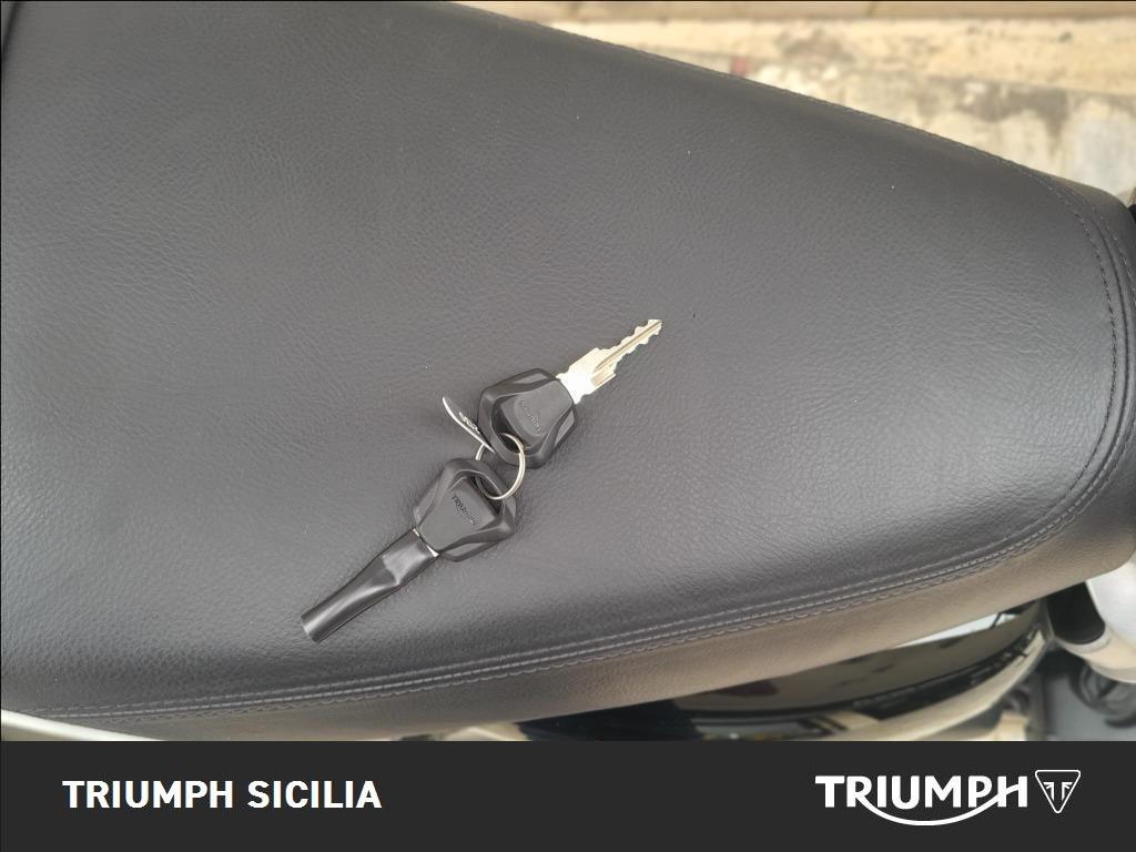 TRIUMPH Bonneville 900 T100 