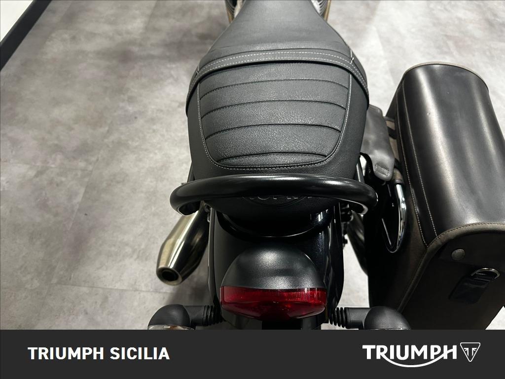 TRIUMPH Street Twin 900 