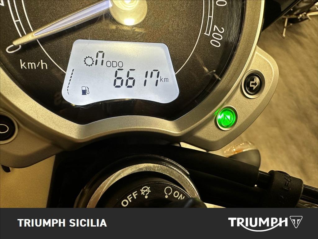 TRIUMPH Street Twin 900 
