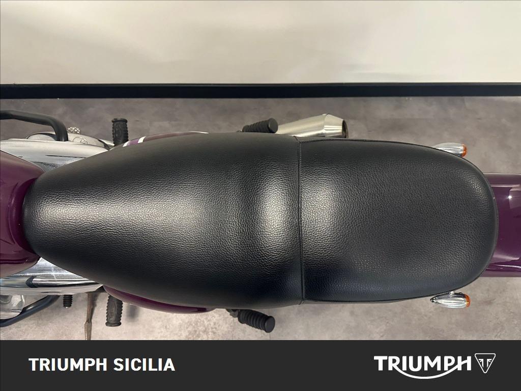 TRIUMPH Adventurer 900 