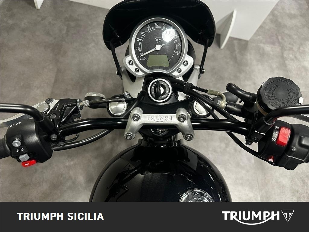 TRIUMPH Street Twin 900 
