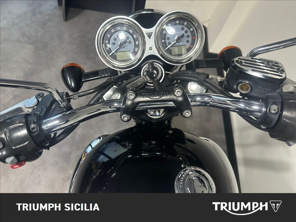 TRIUMPH Bonneville 900 T100 