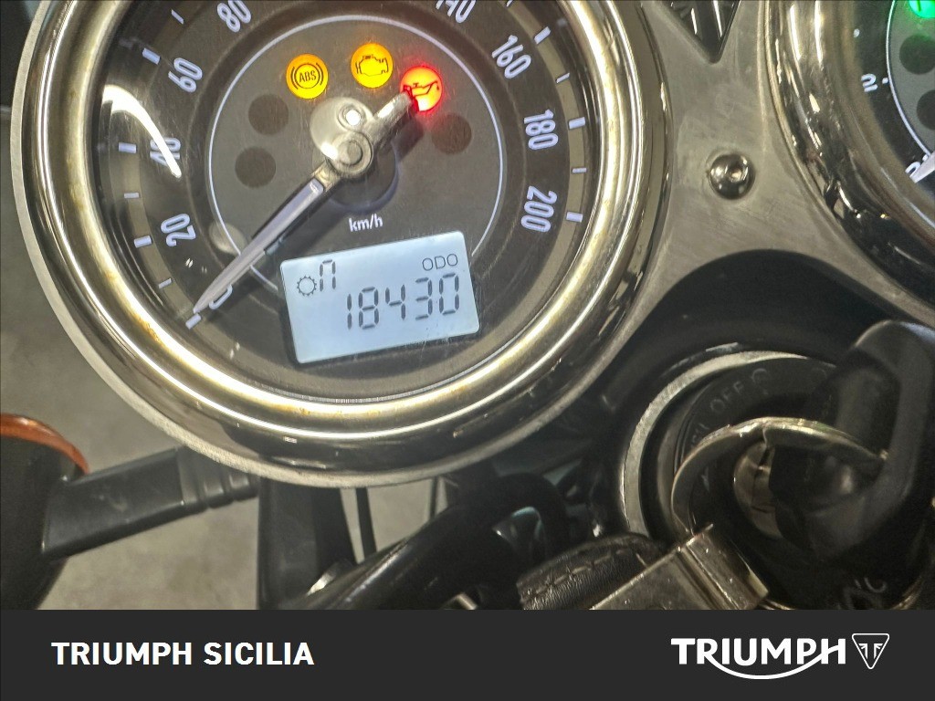 TRIUMPH Bonneville 900 T100 