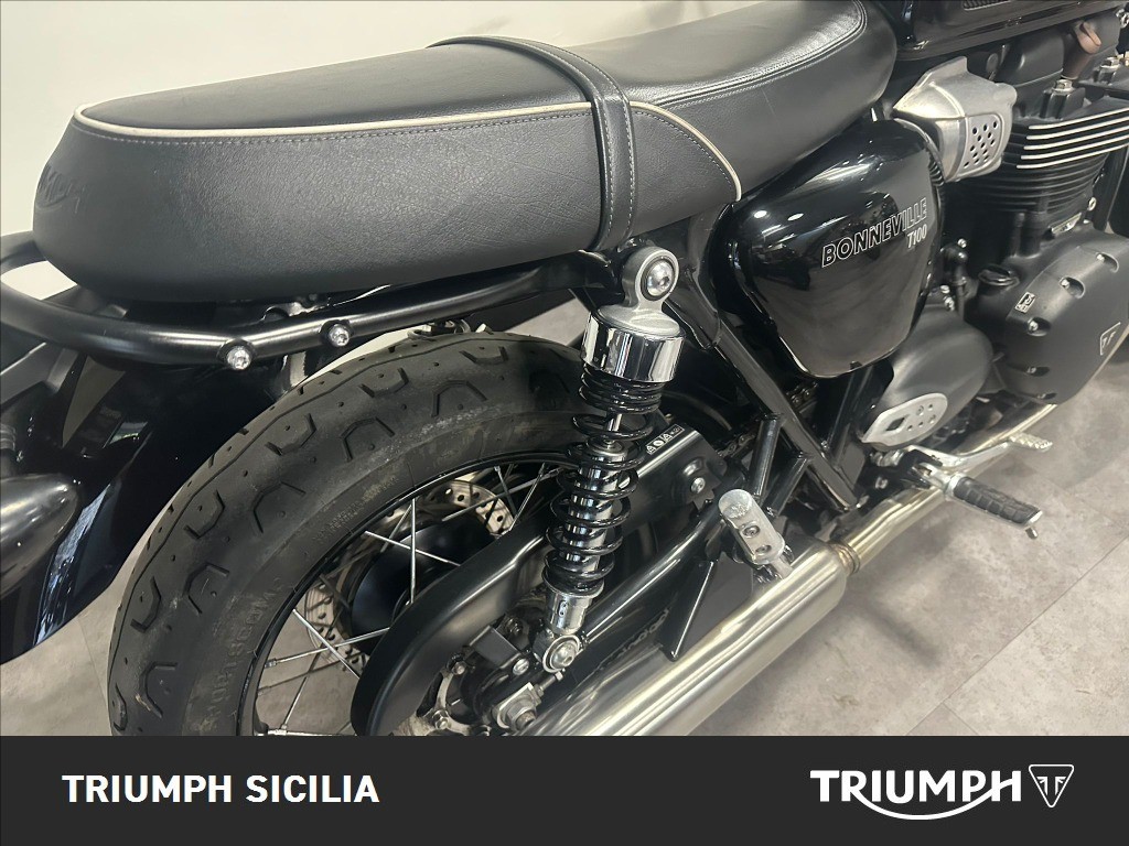 TRIUMPH Bonneville 900 T100 