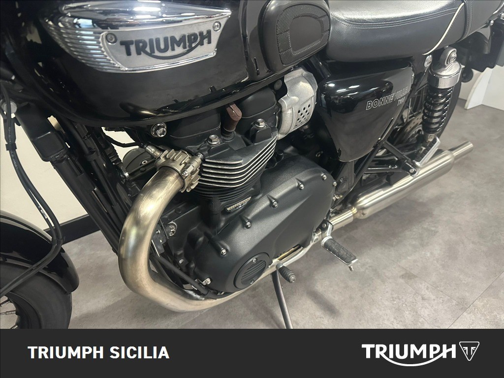 TRIUMPH Bonneville 900 T100 