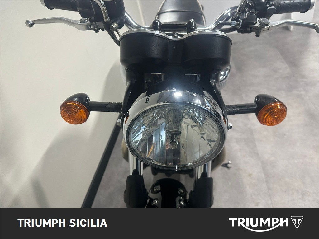 TRIUMPH Bonneville 900 T100 