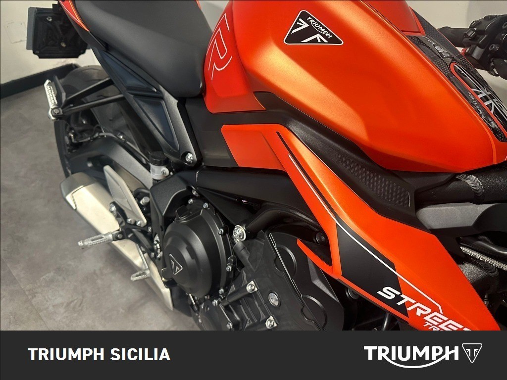 TRIUMPH Street Triple 765 R