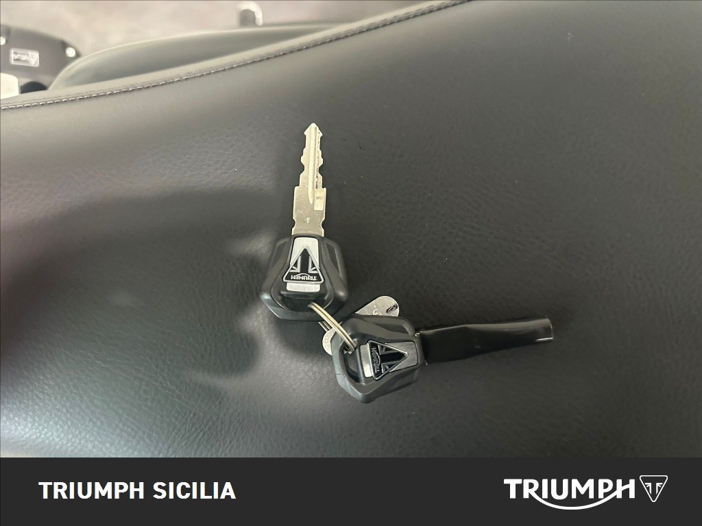 TRIUMPH Speed Twin 900 Chrome Edition Abs