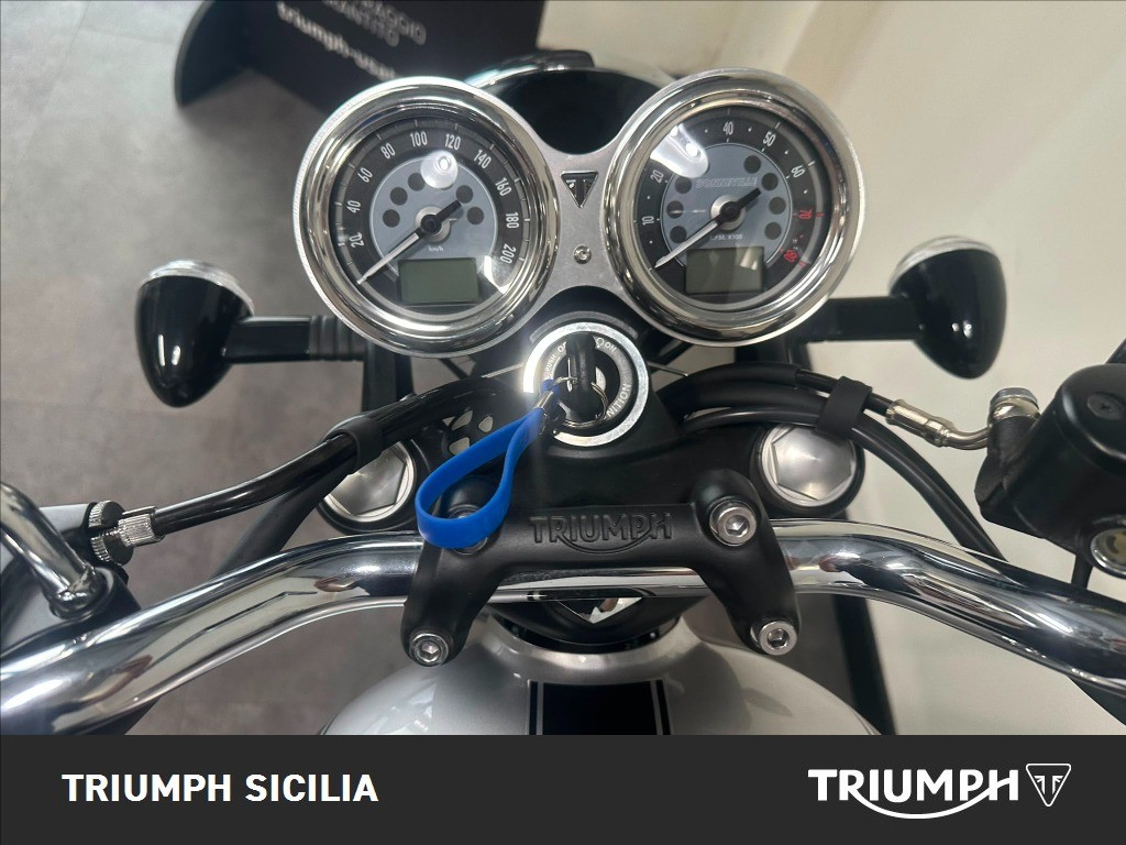 TRIUMPH Bonneville 900 T100 Icon Edition E5+