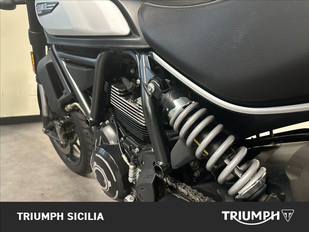 DUCATI Scrambler 800 Icon Dark