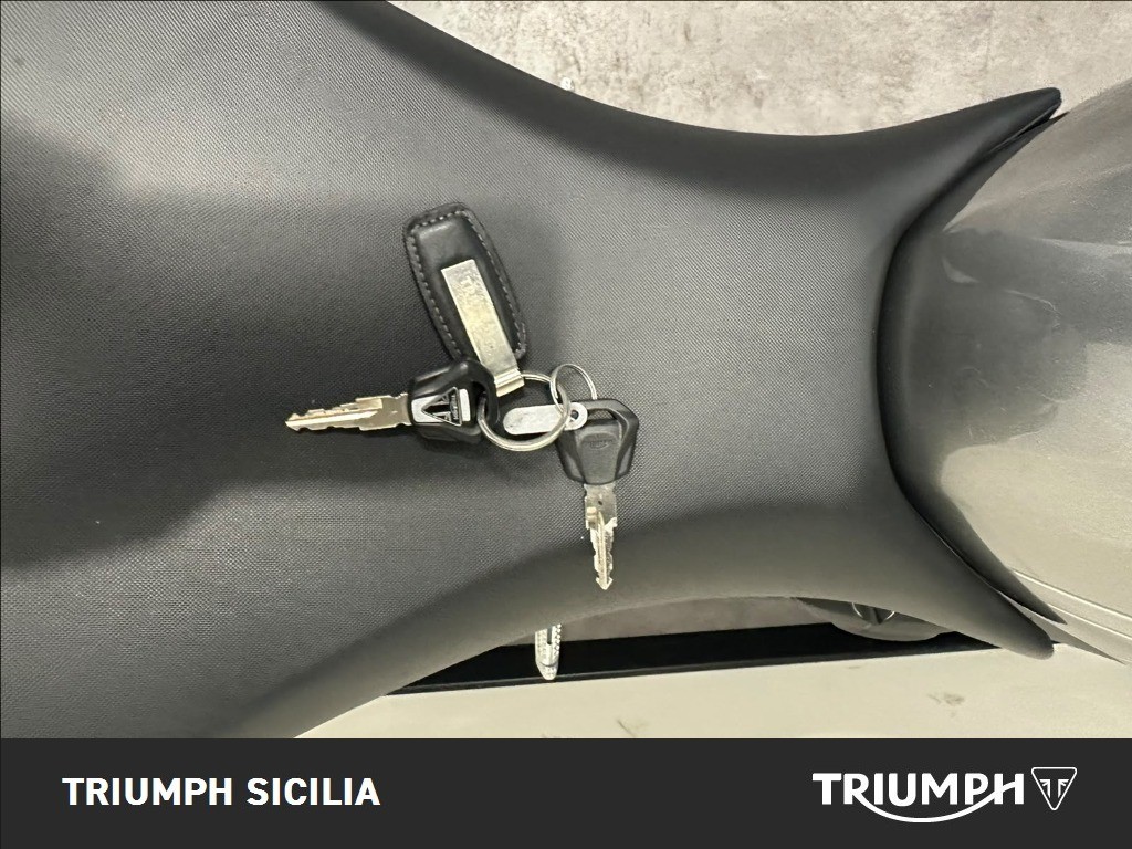 TRIUMPH Street Triple 765 R