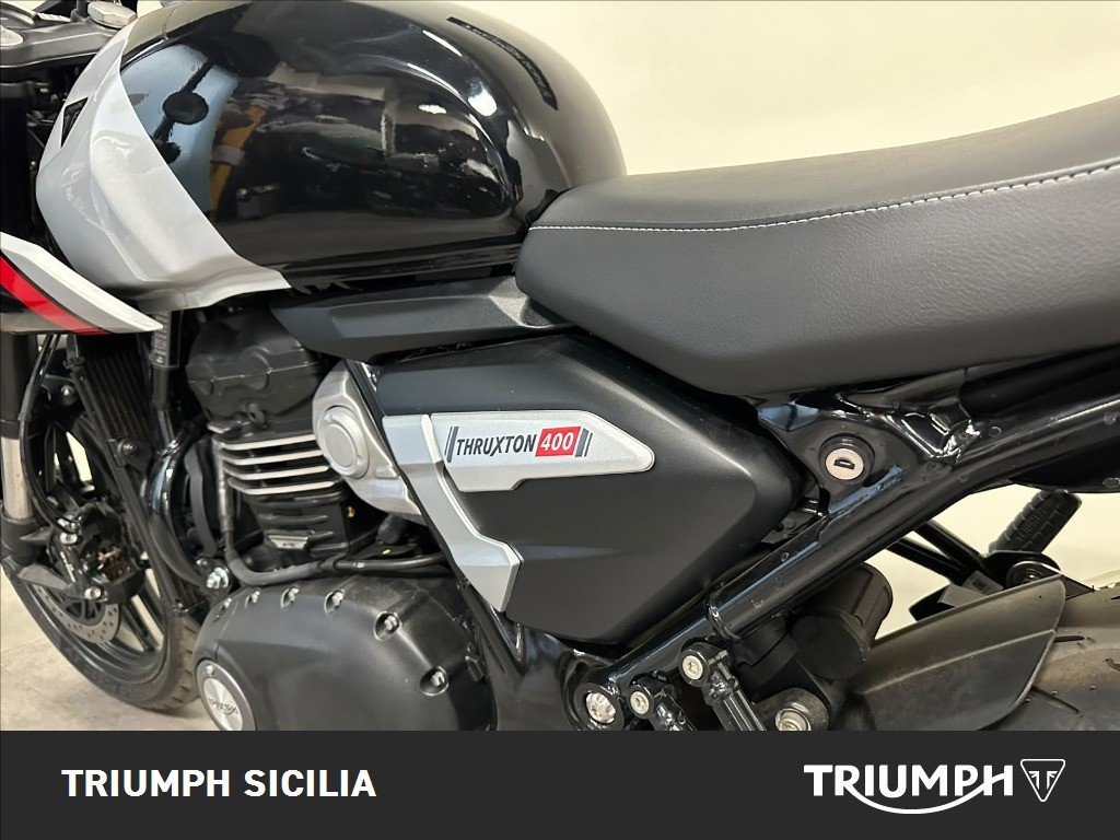 TRIUMPH Thruxton 400 Phantom Black / Aluminium Silver Abs